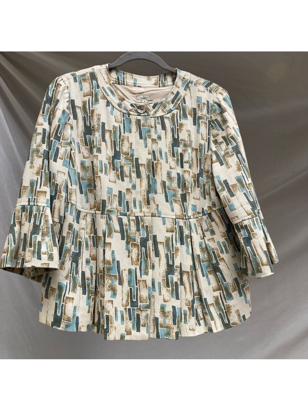 J. Jill light tan patterned 100% silk blazer top, size medium